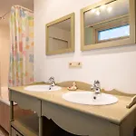 Feriehus Spacious 7-bed House In