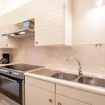 Feriehus Spacious 7-bed House In Oostende