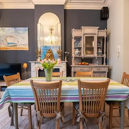 Spacious 7-bed House In * Ostend