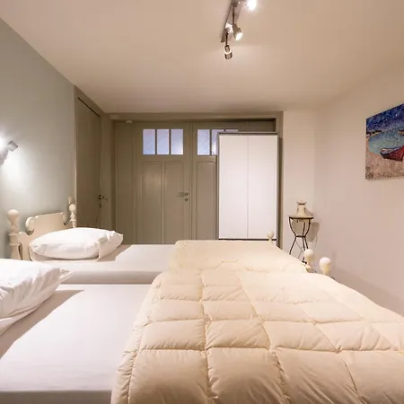 別荘 Spacious 7-bed House In *