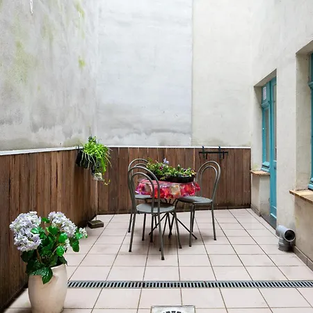 Spacious 7-bed House In Nyaraló Ostende