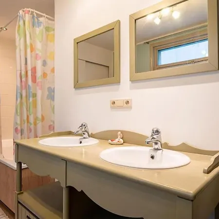 Spacious 7-bed House In Dom wakacyjny Ostenda