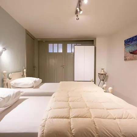 Spacious 7-bed House In * Ostenda